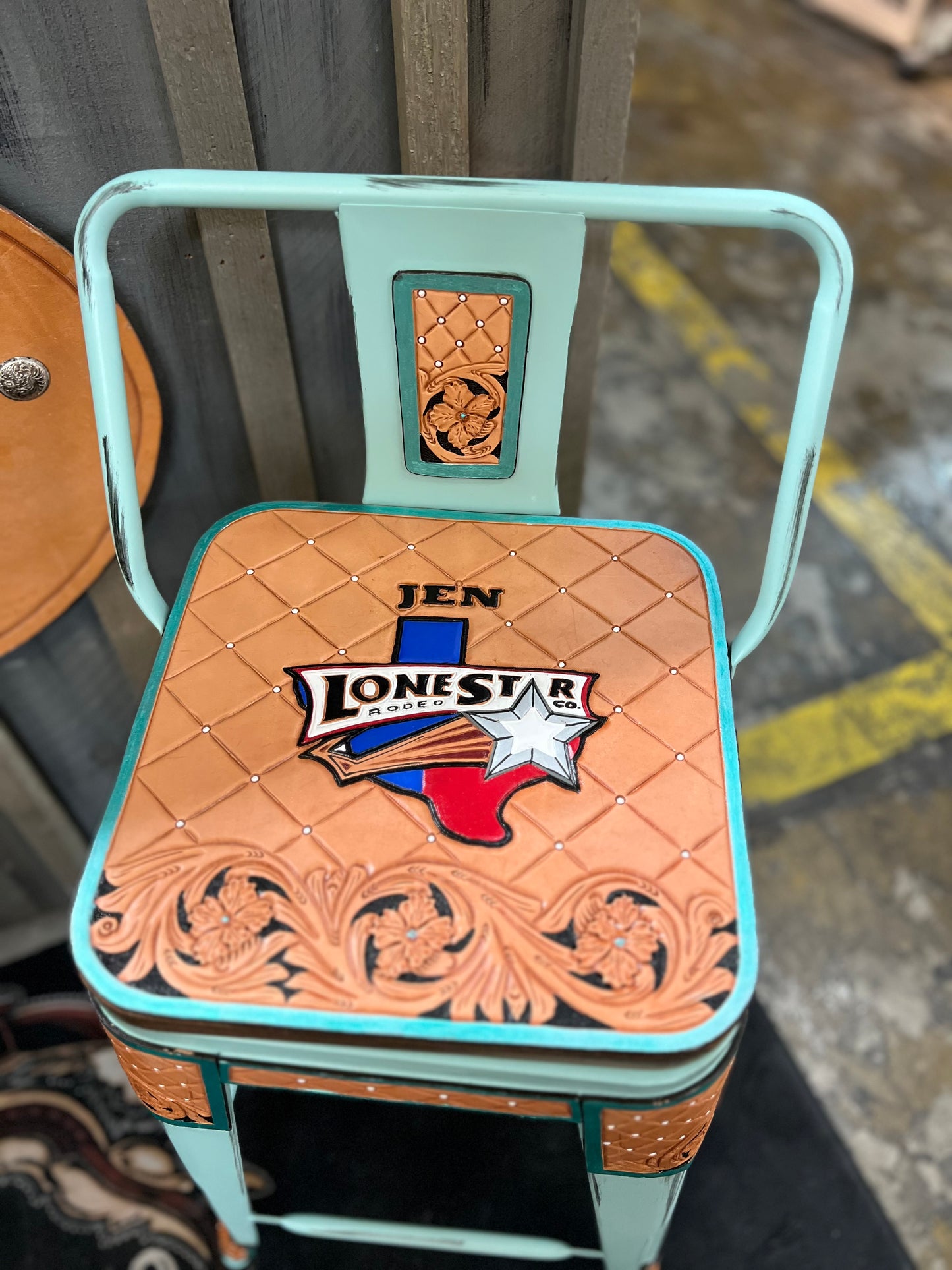 Add a custom logo - BAR STOOLS