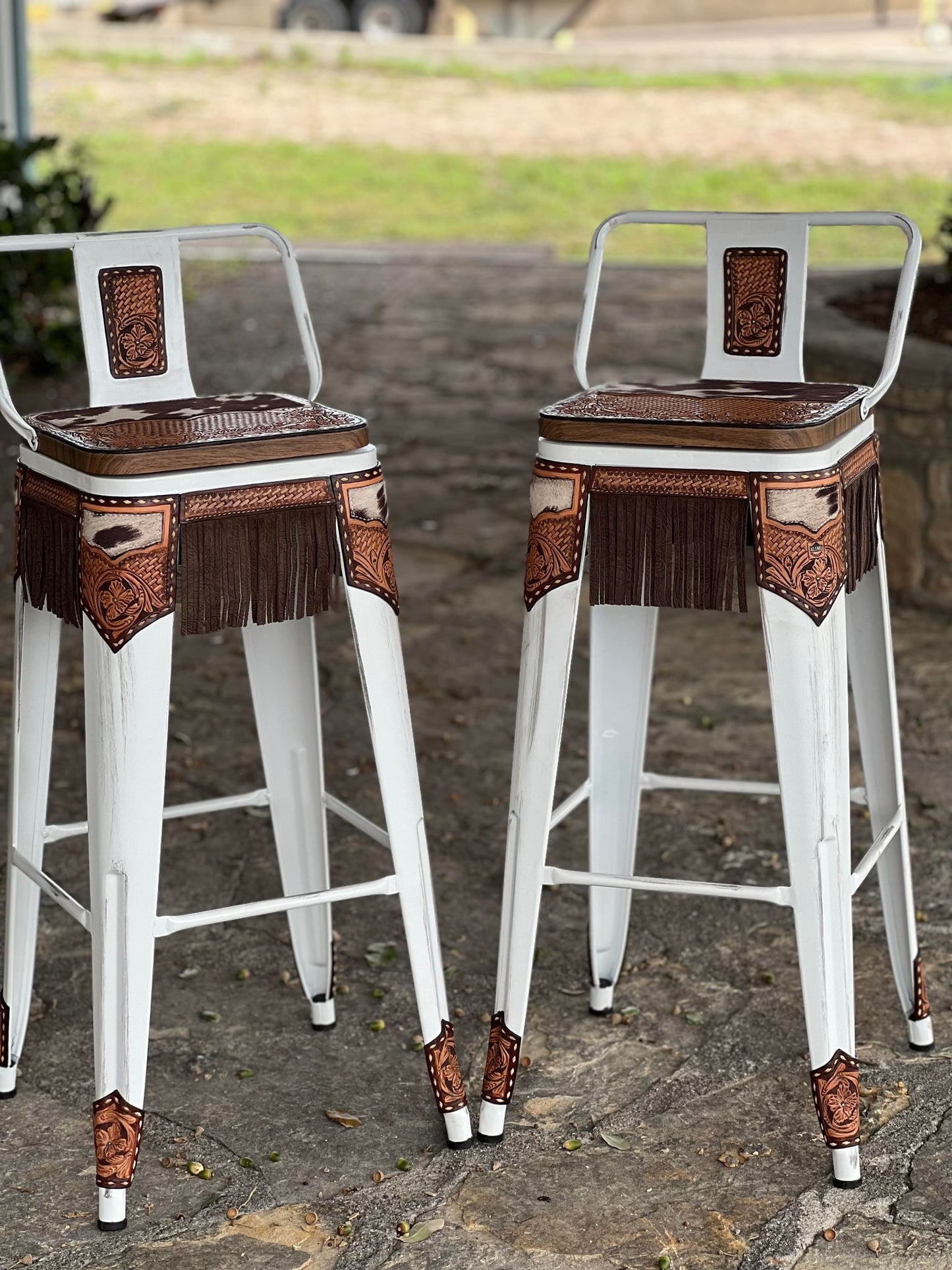 (STOCK!) SET OF 2 30" WHITE SWIVEL BAR STOOLS WITH COW SUEDE & FRINGE INLAY