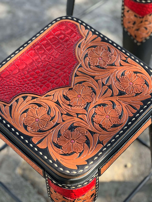 (PRE-ORDER) BAR STOOLS WITH RED GATOR