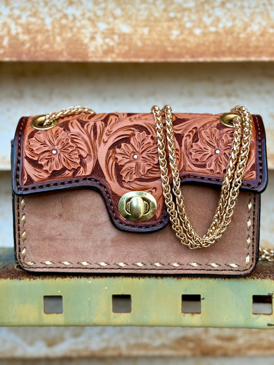 The Cowgirl stadium- GOLD CHAIN COWBOY