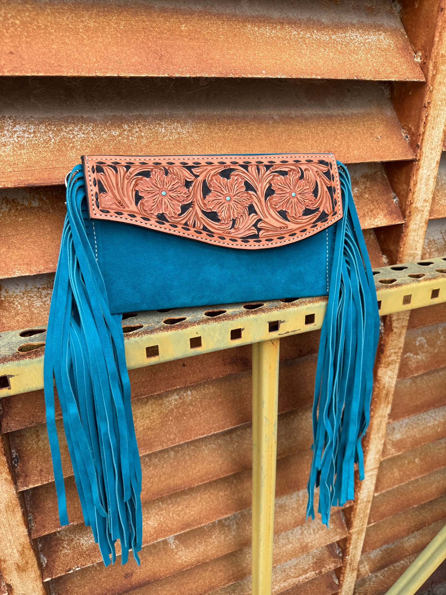 Fringe Clutch- El pinto