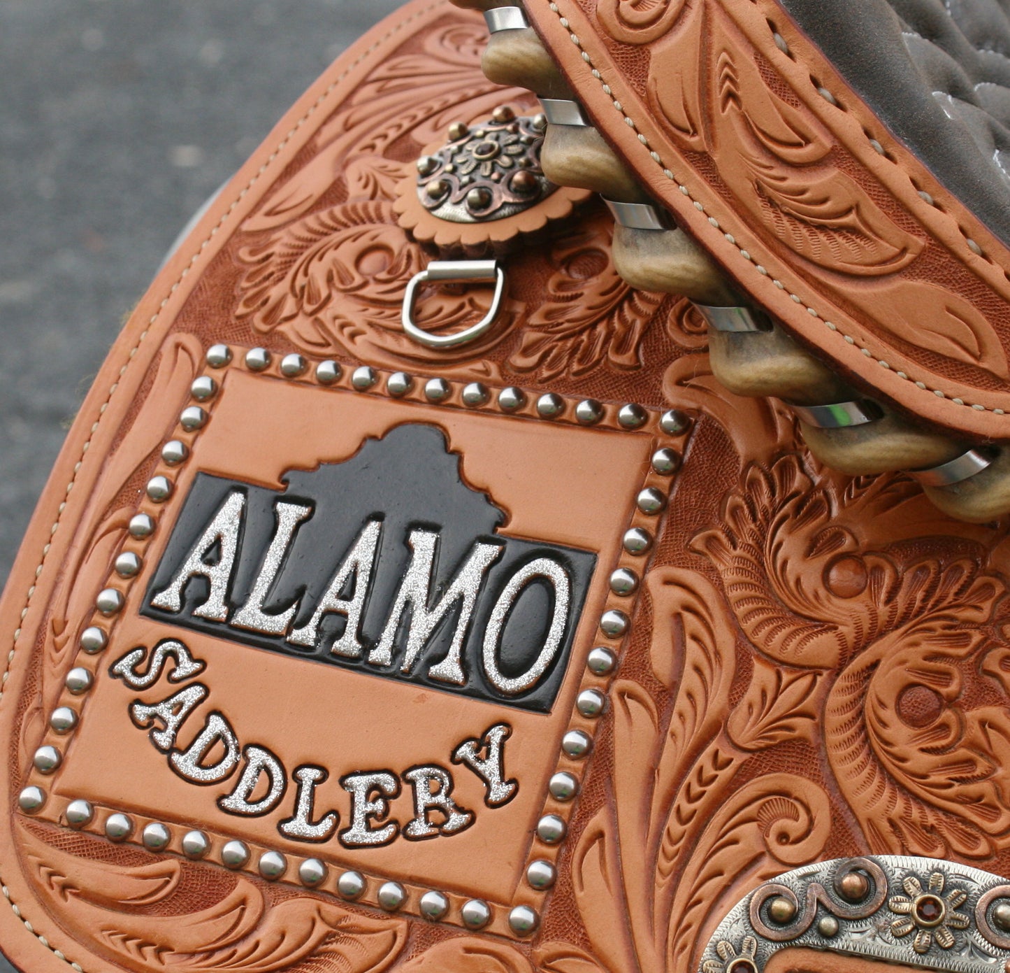 Add a custom Brand/Logo to your custom saddle