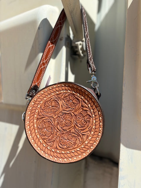 8" Canteen - Classy Wyoming