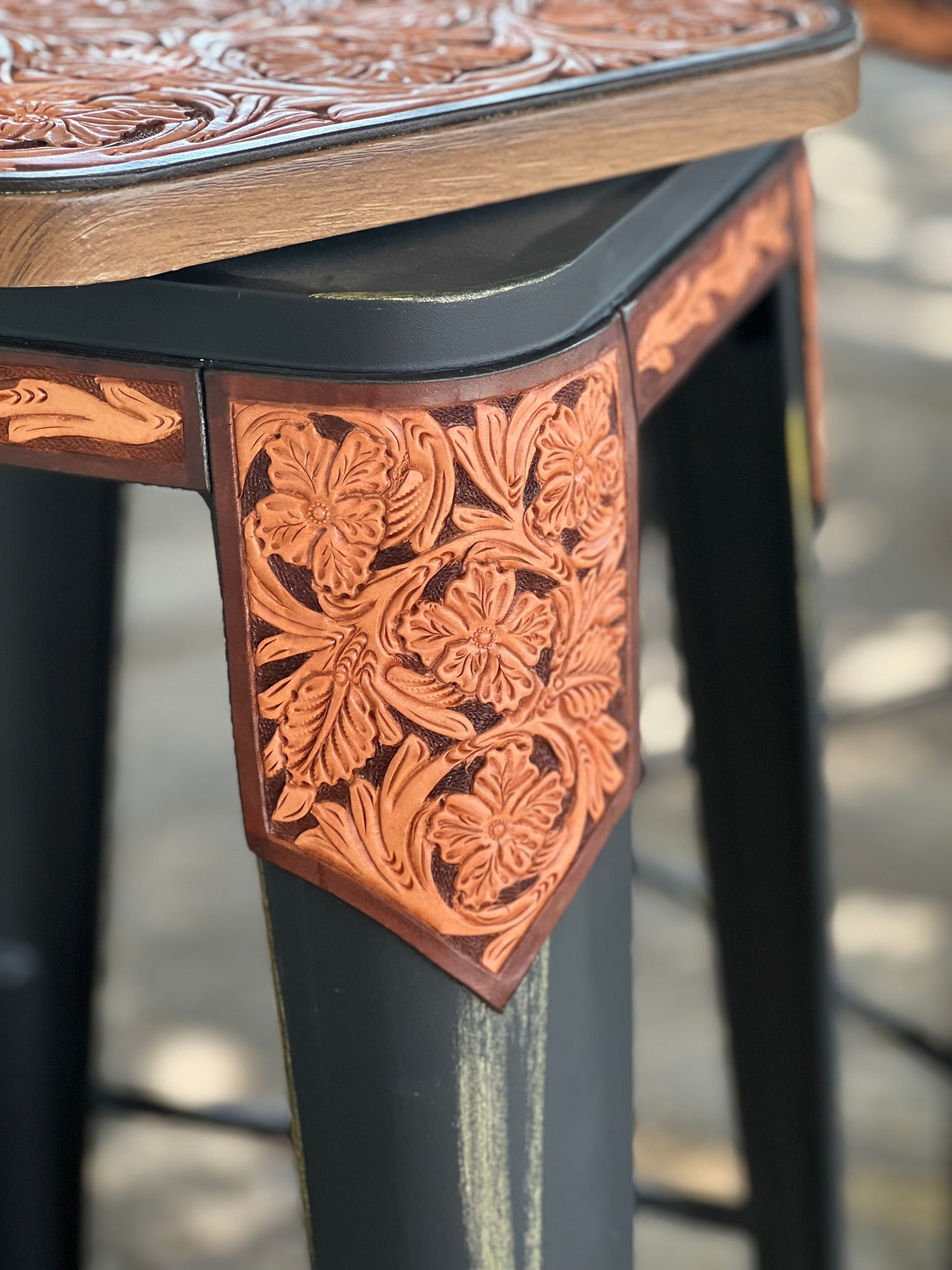 (PRE-ORDER) SET OF 2 BAR STOOLS IN THE DESERT COWBOY