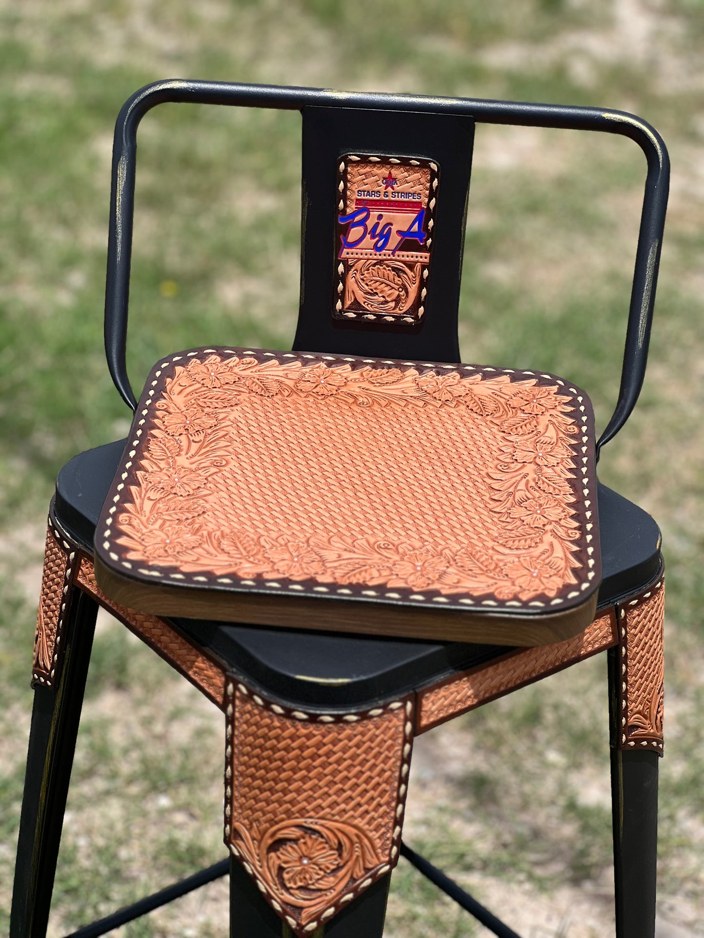 (PRE-ORDER) CINNAMON Barstools w/ Short Back