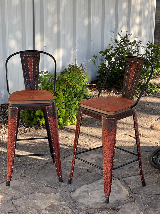 (STOCK SINGLE BAR STOOL) 26" THE CHCOLATE PAISLEY GATOR w/ Tall Back in BLACK