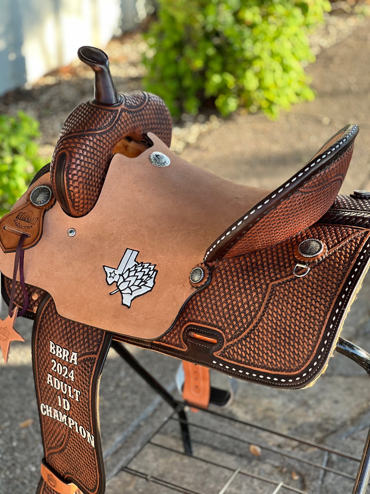 Western Desert Barrel Saddle