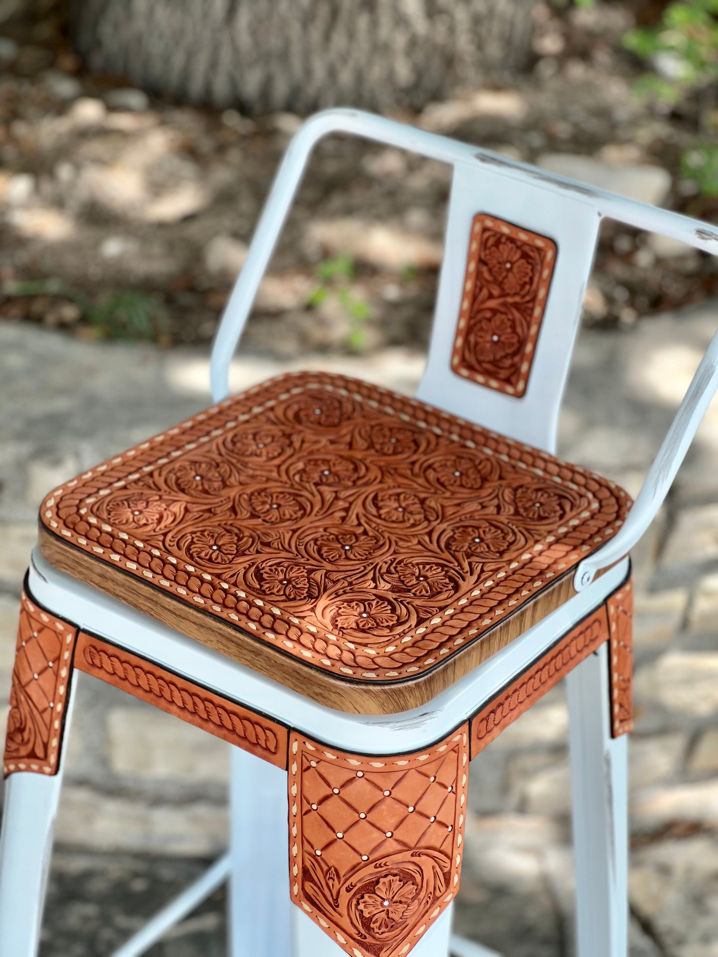 (STOCK!) SET OF 2 WHITE SWIVEL BAR STOOLS W/ THE COWBOY