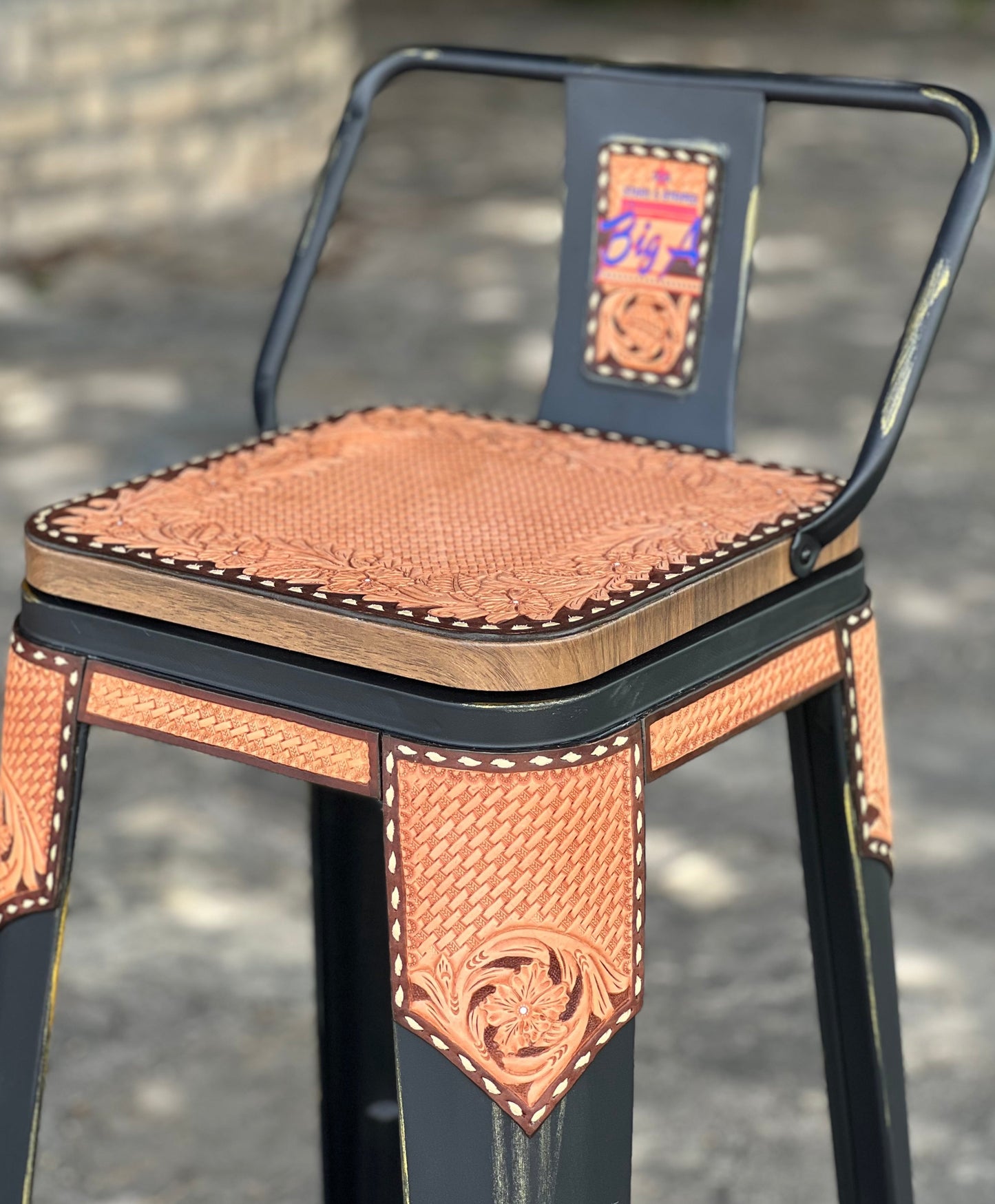 (PRE-ORDER) CINNAMON Barstools w/ Short Back