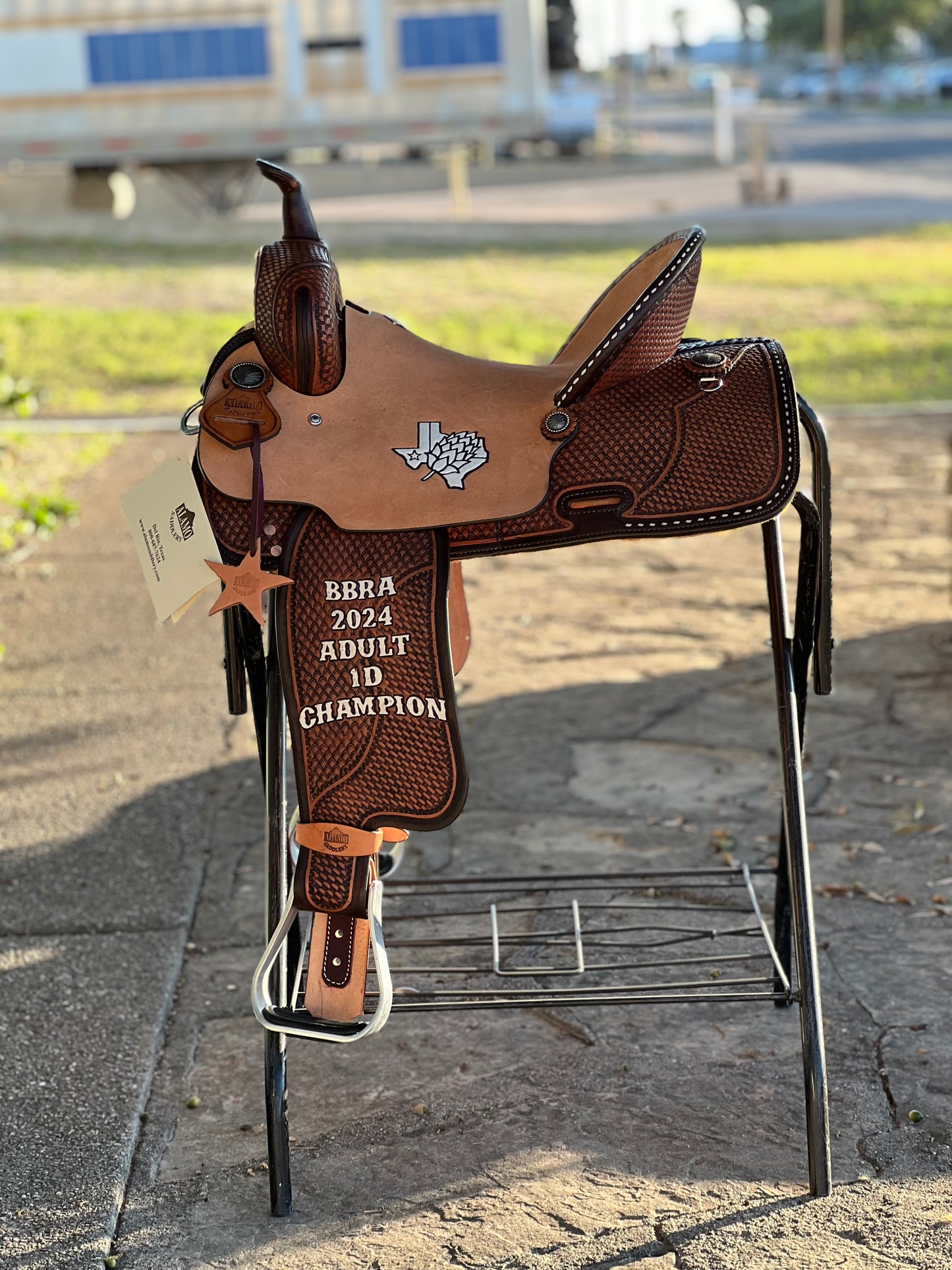 Western Desert Barrel Saddle