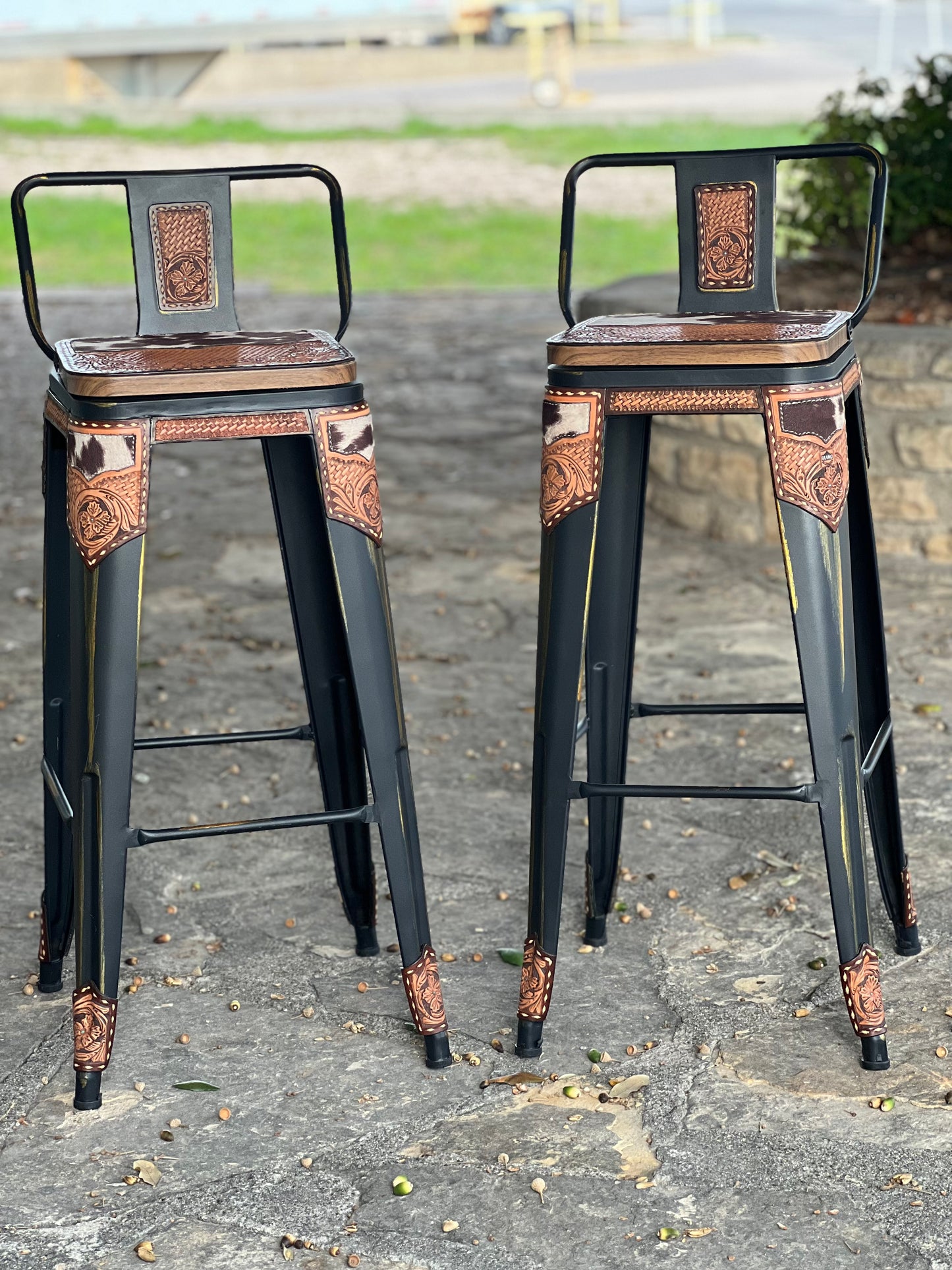 (STOCK!) SET OF 2 BLACK SWIVEL BAR STOOLS WITH COW SUEDE INLAY