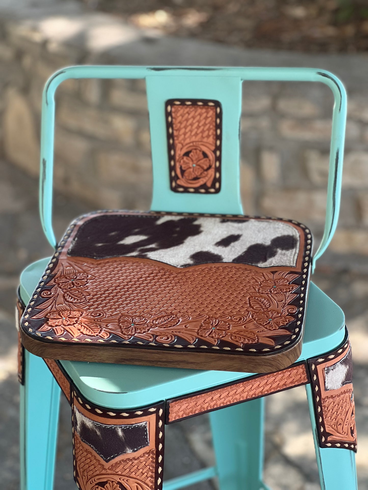 (PRE-ORDER) COW SUEDE INLAY Barstools w/ Short Back