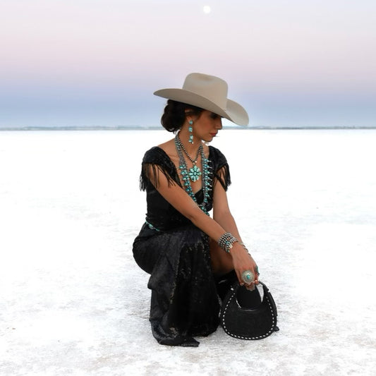 Alamo Mini- Silver Buckstitch