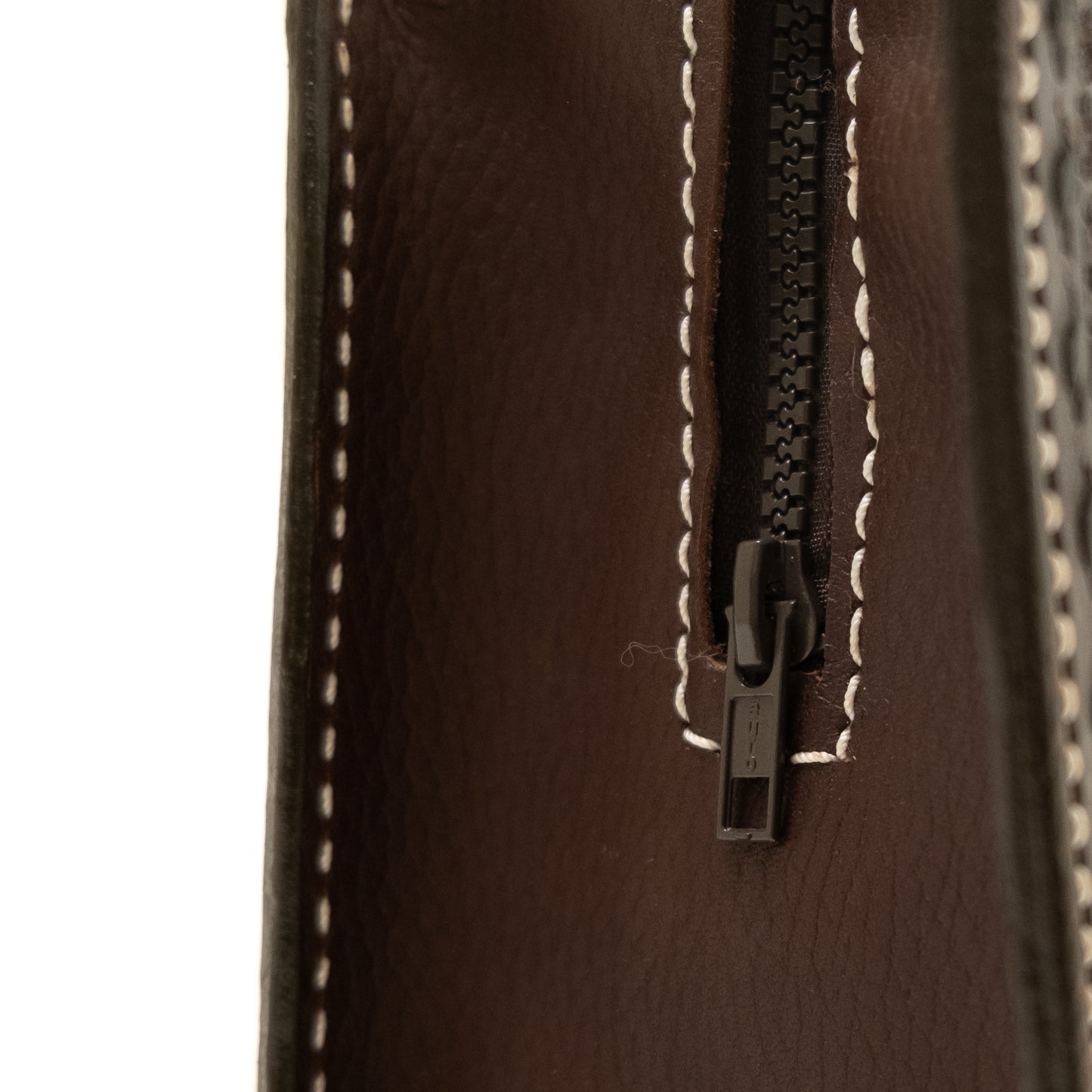 Shaving kit rough out toast leather with black lace buckstitch