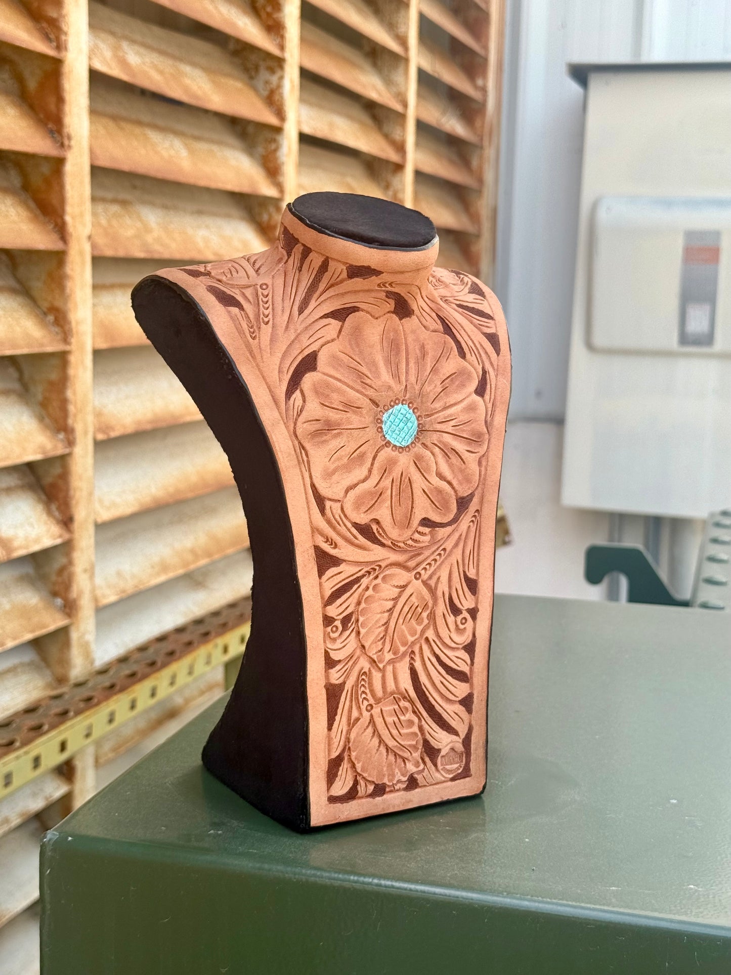 NECKLACE STAND - R/O EL PINTO