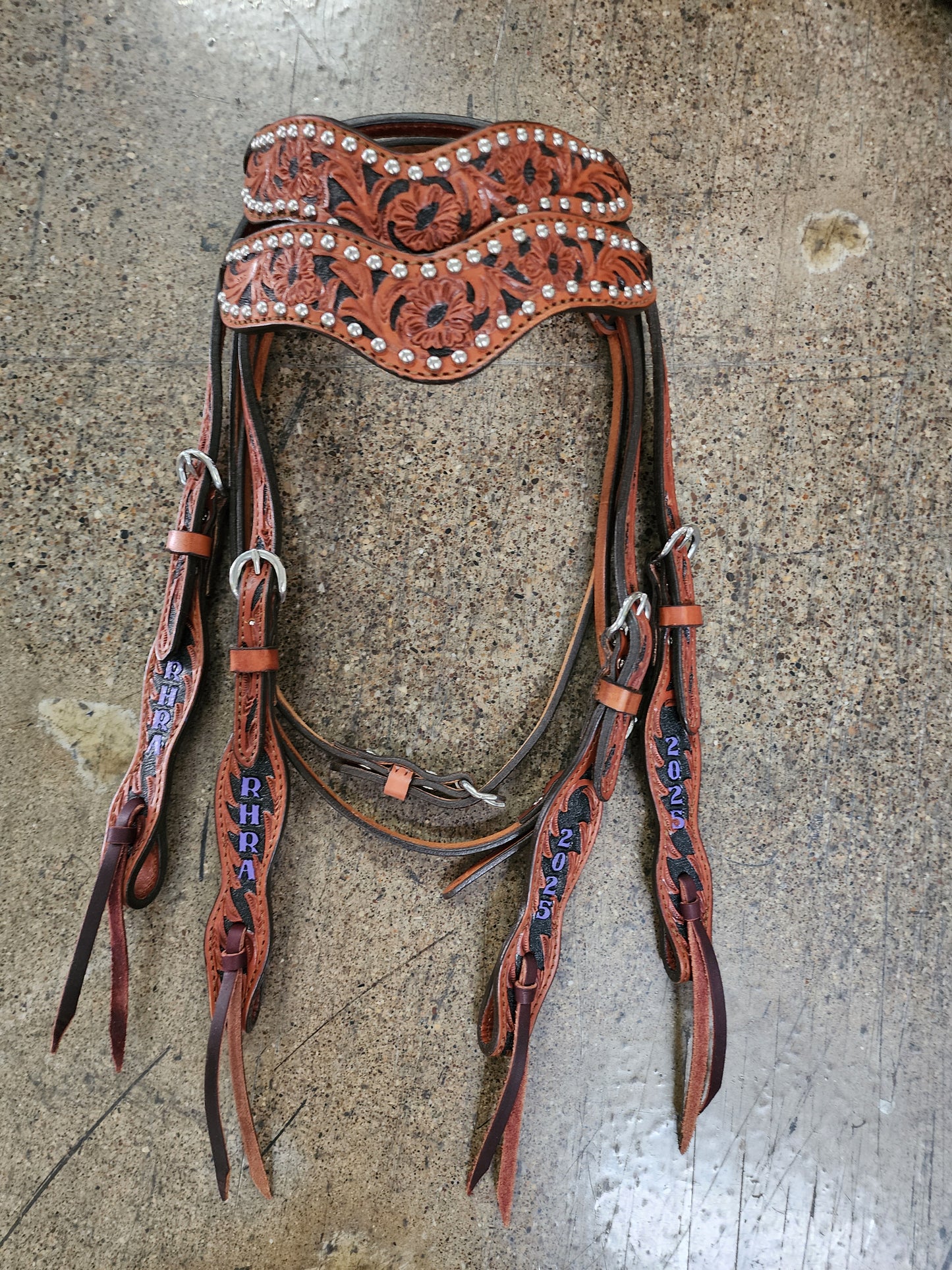Rodeo Award | 1.5" Wave Browband Floral, BGP & SS spots (8)