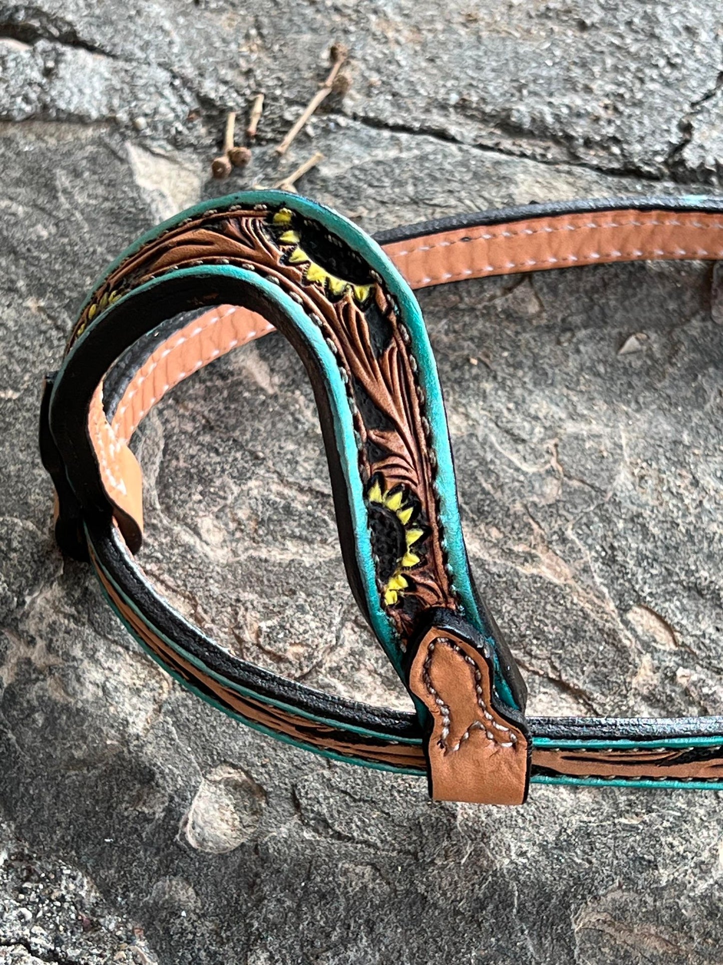 2074-Turquosie sunflower 5/8" Wave one ear headstall