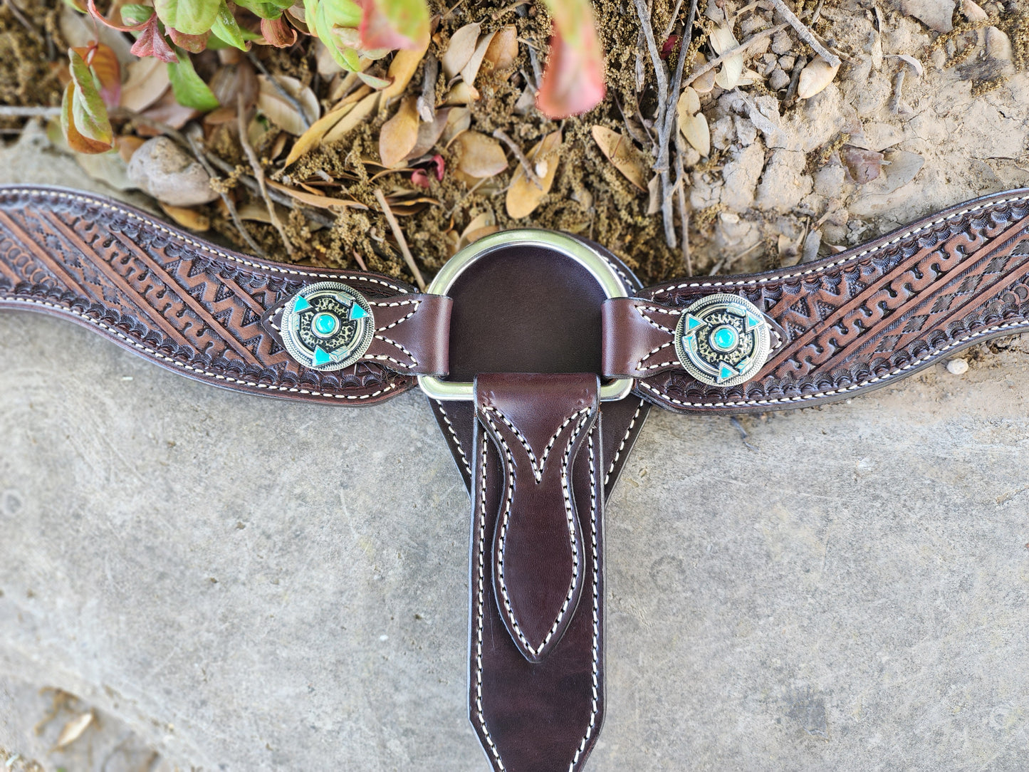 3117 2-1/2" Geo Aztec Wave Breast Collar