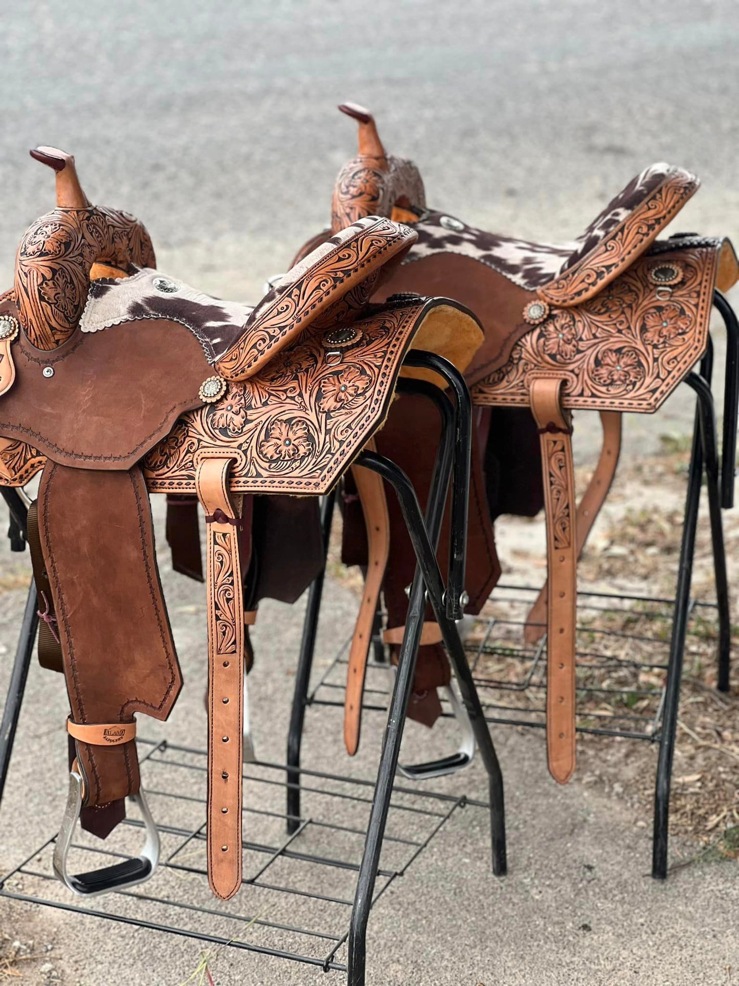 15" El pinto (Two-toned leather w/ Cheyanne roll) Barrel Saddle