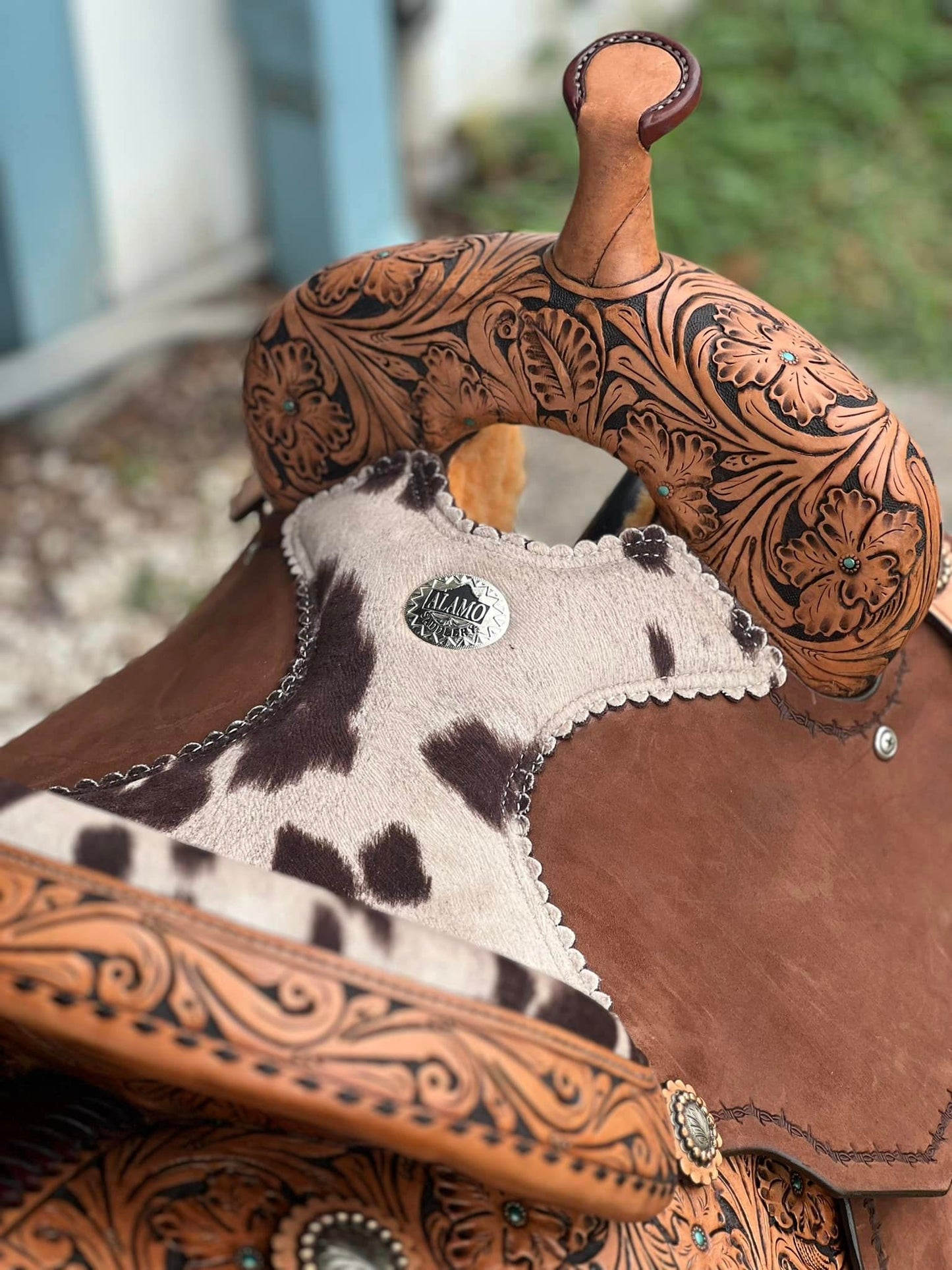 14" El pinto (Two-toned leather w/ Cheyanne roll) Barrel Saddle