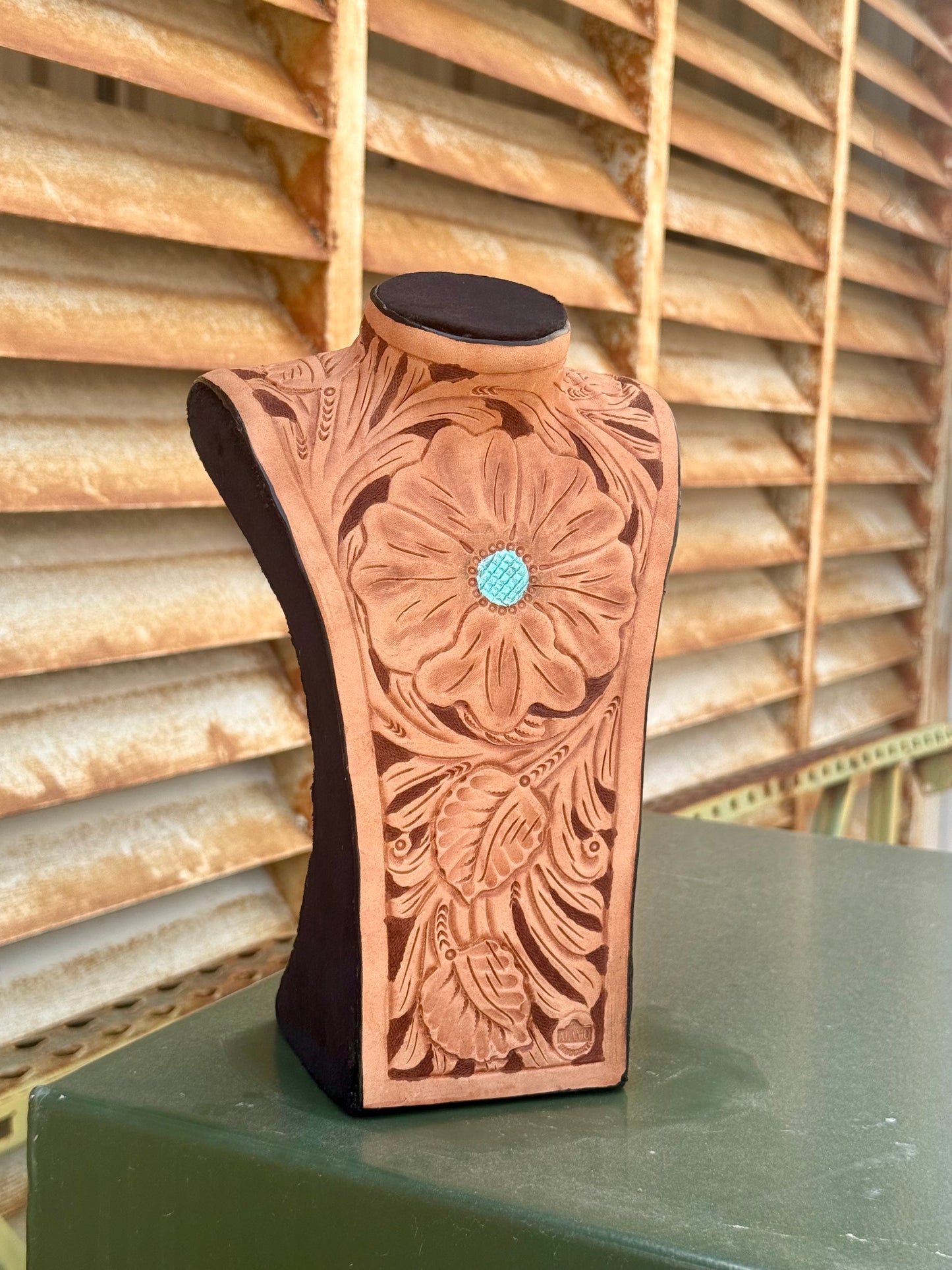 NECKLACE STAND - R/O EL PINTO