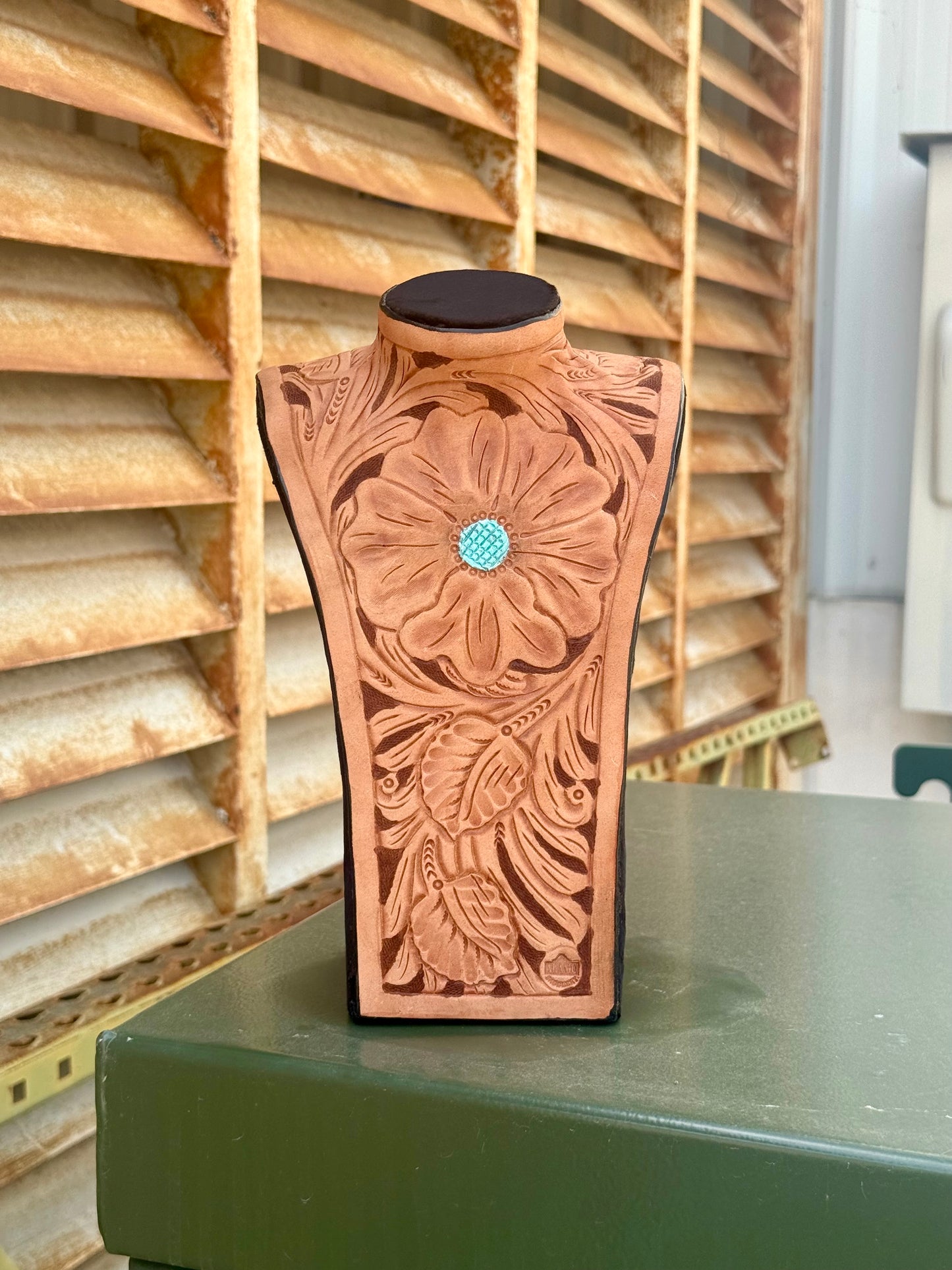 NECKLACE STAND - R/O EL PINTO