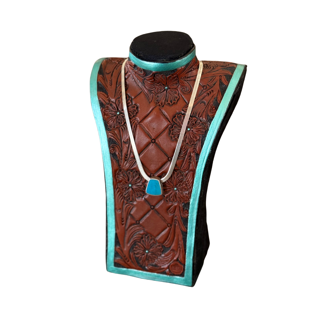 Necklace Stand | El Pinto