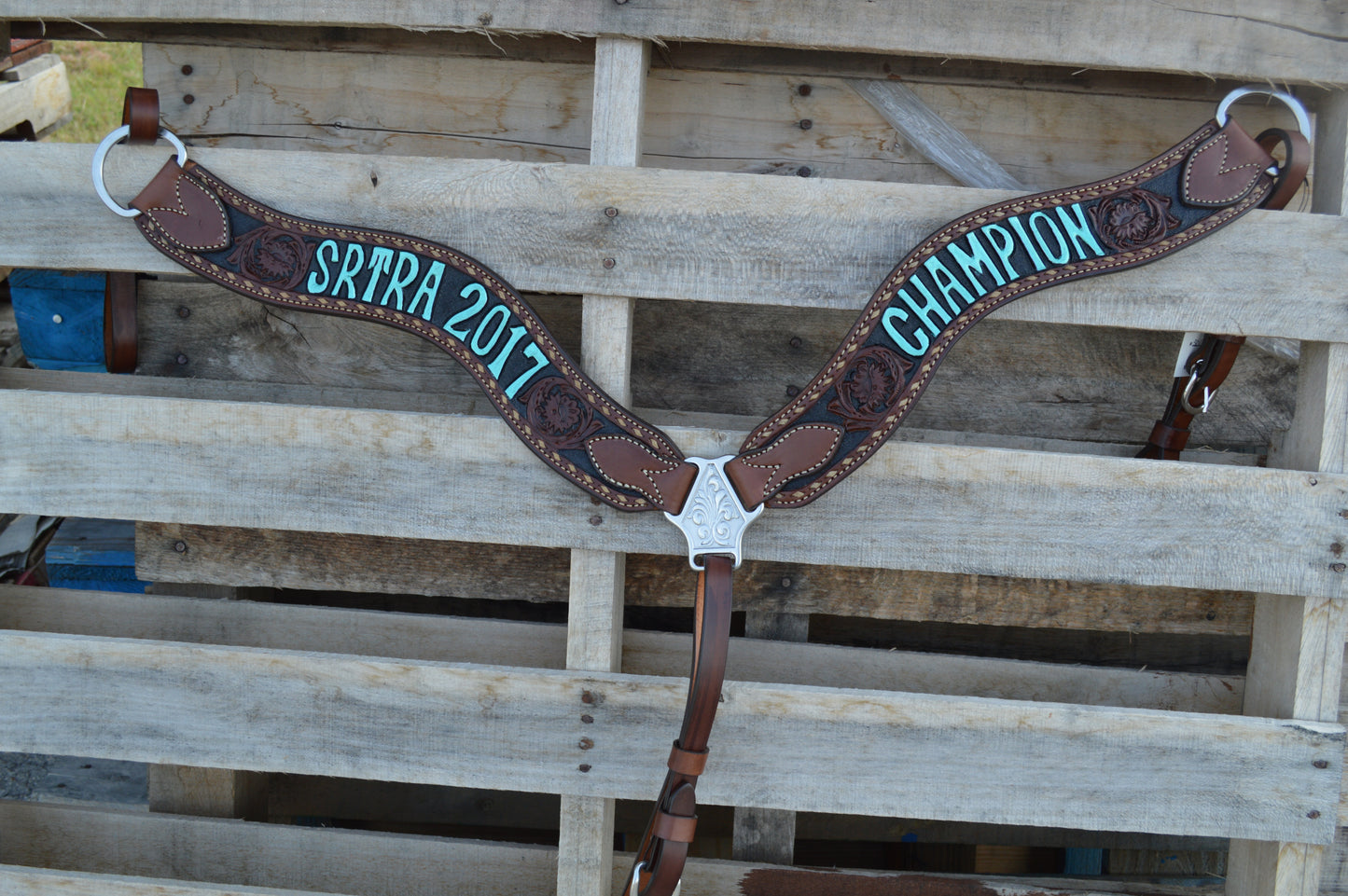 Rodeo Award | 2.5" Wave Breastcollar w/ BGP & Buckstitch (17)