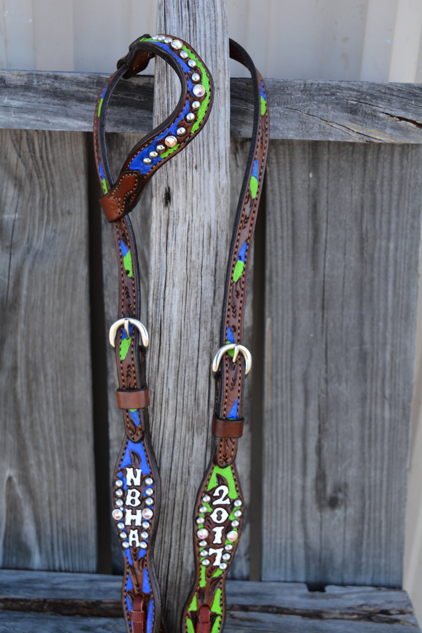 Rodeo Award | Wave one ear floral tooled w/ background paint & SS spots & Crystals