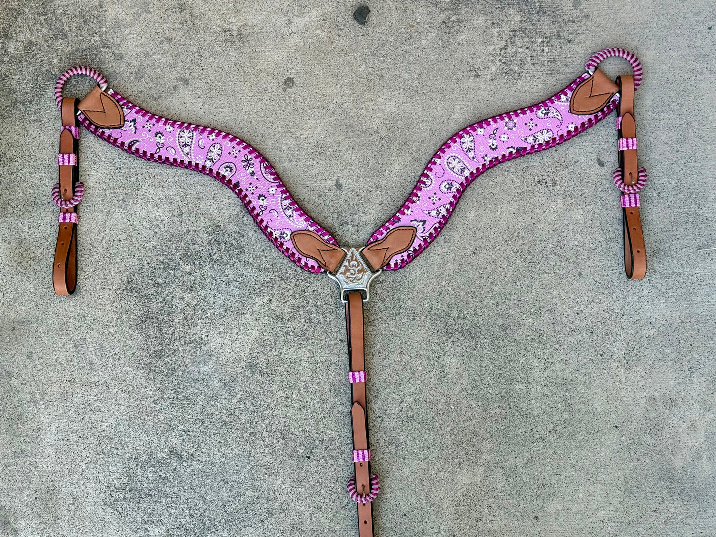 3017-BANDANA PINK 2-1/2" Wave breast collar hand bandana tool and metallic pink whip-stitch