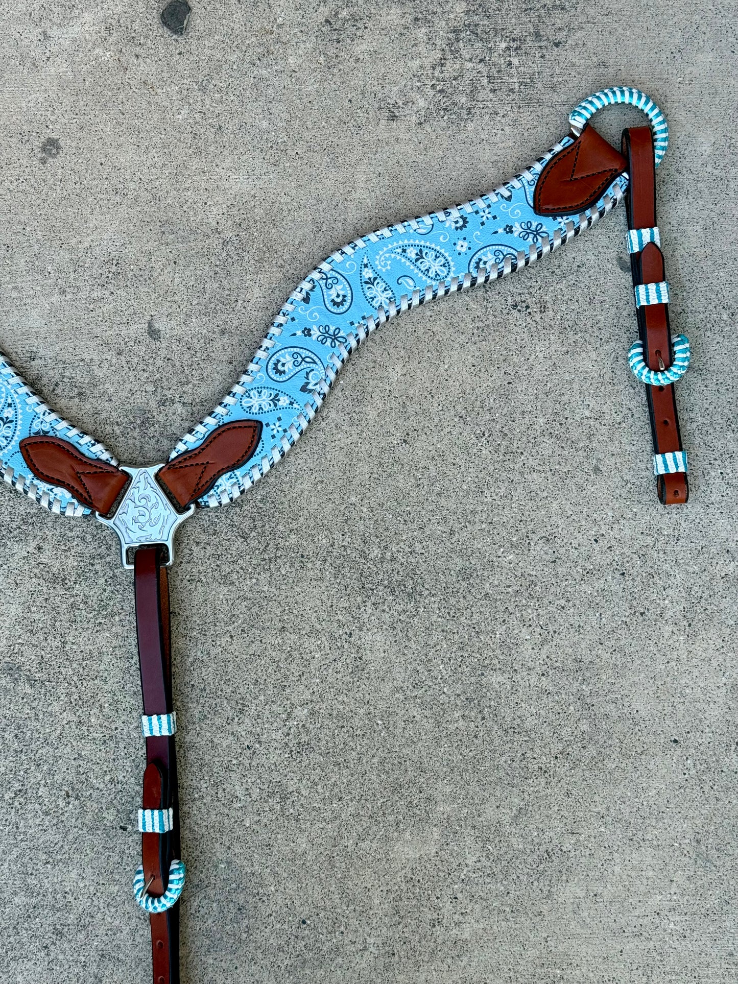 3017-BANDANA AQUA 2-1/2" Wave breast collar hand bandana tool and whip-stitch