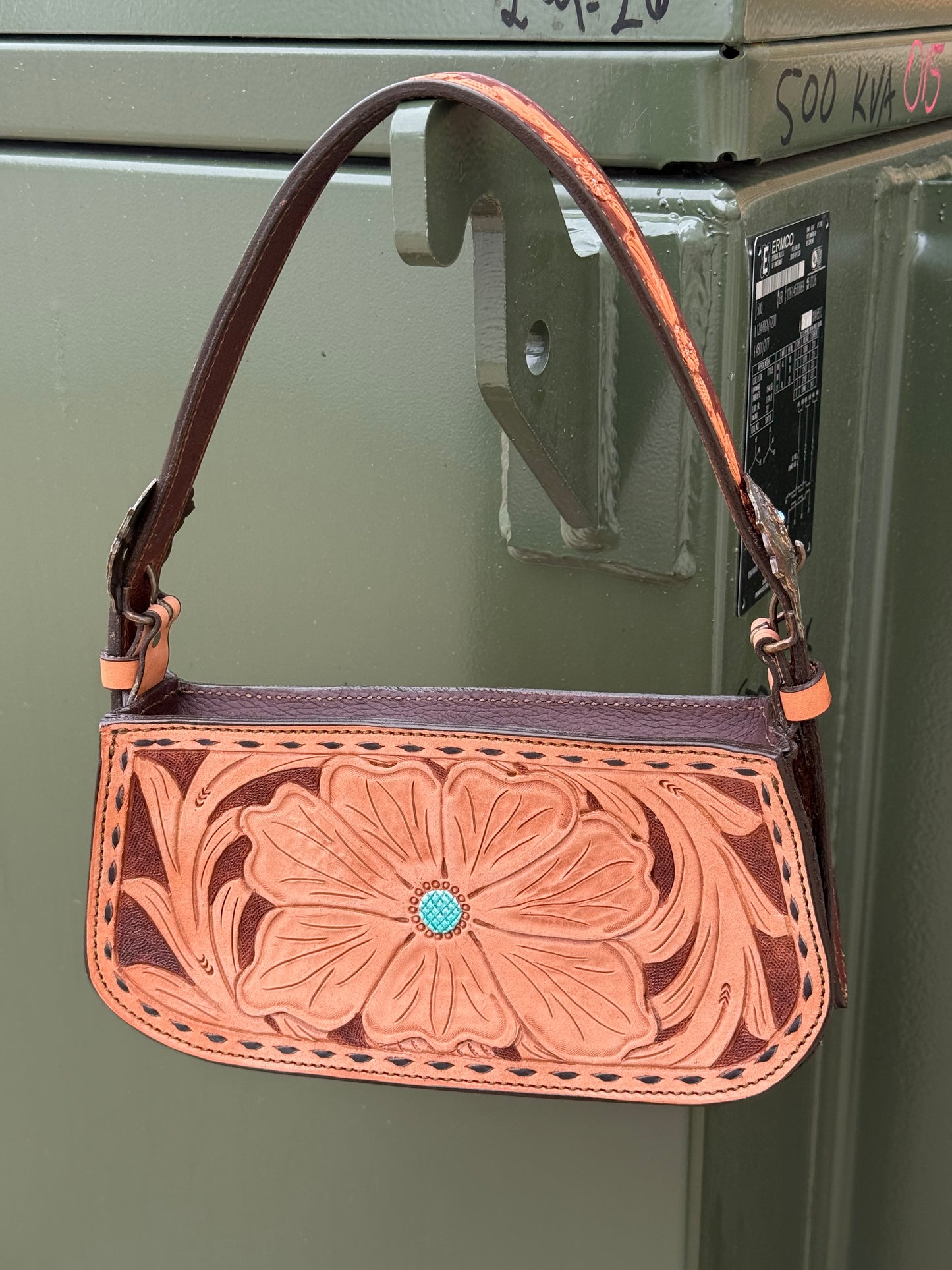 Buckle Bags - Roughout El Pinto
