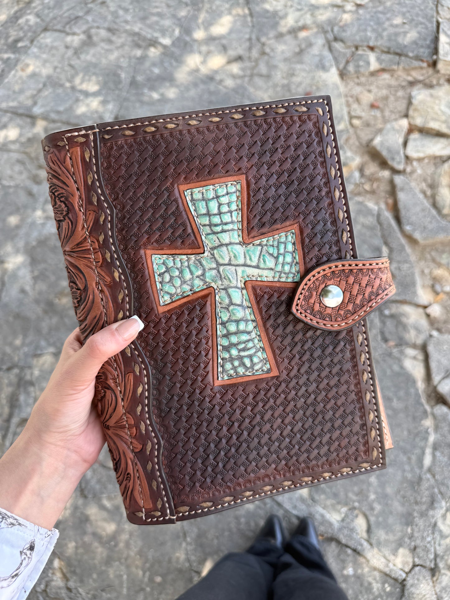 #16 Bible cover Turquoise gator cross on toast (ONE OF ONE ONLY)