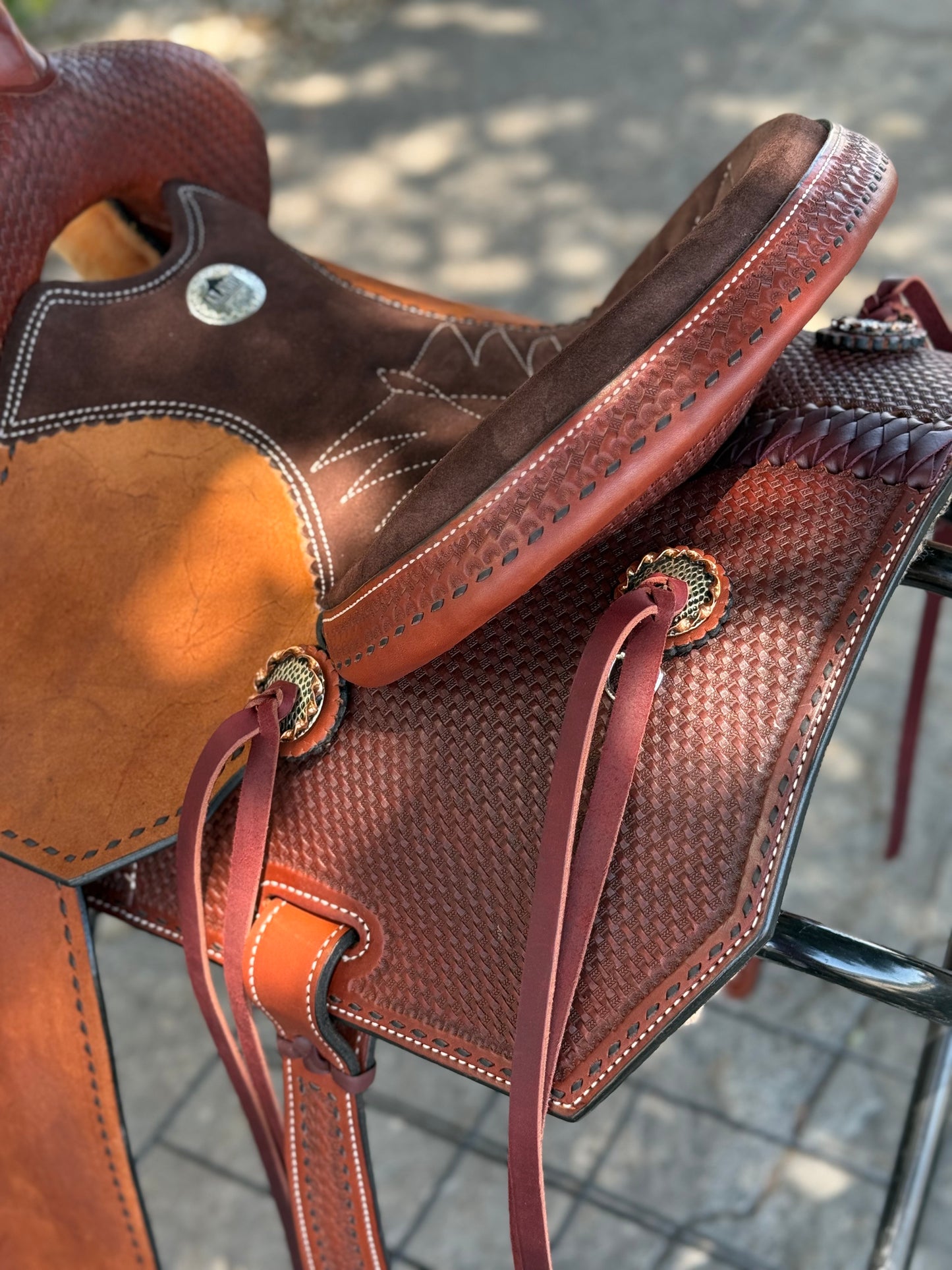 14" The Outlaw Barrel Saddle