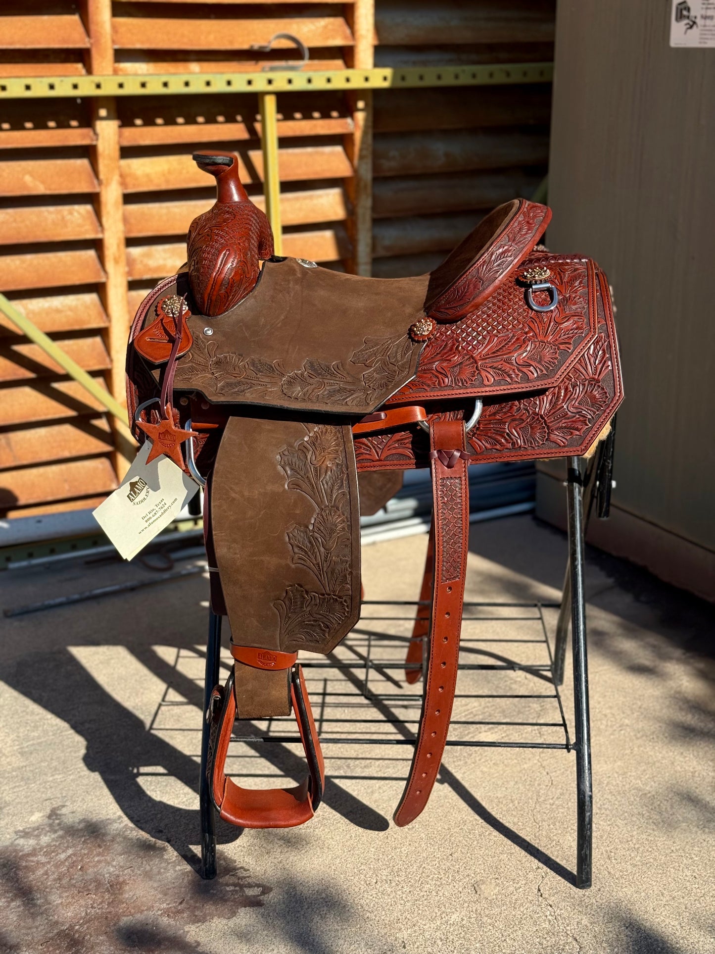 15" Breakaway Saddle 2-TONE