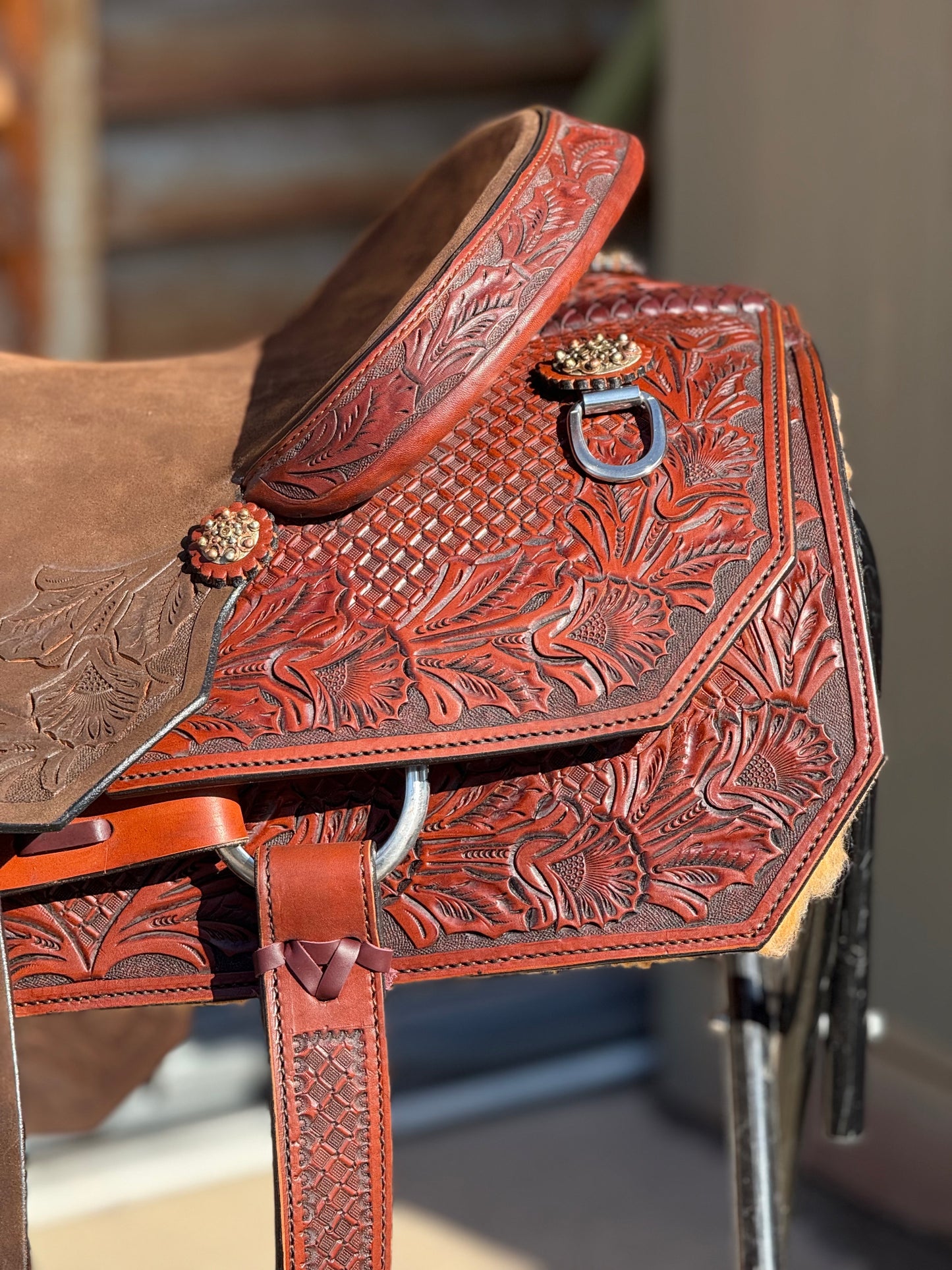 15" Breakaway Saddle 2-TONE