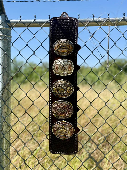Trophy Buckle Holder | Windmill Chocolate
