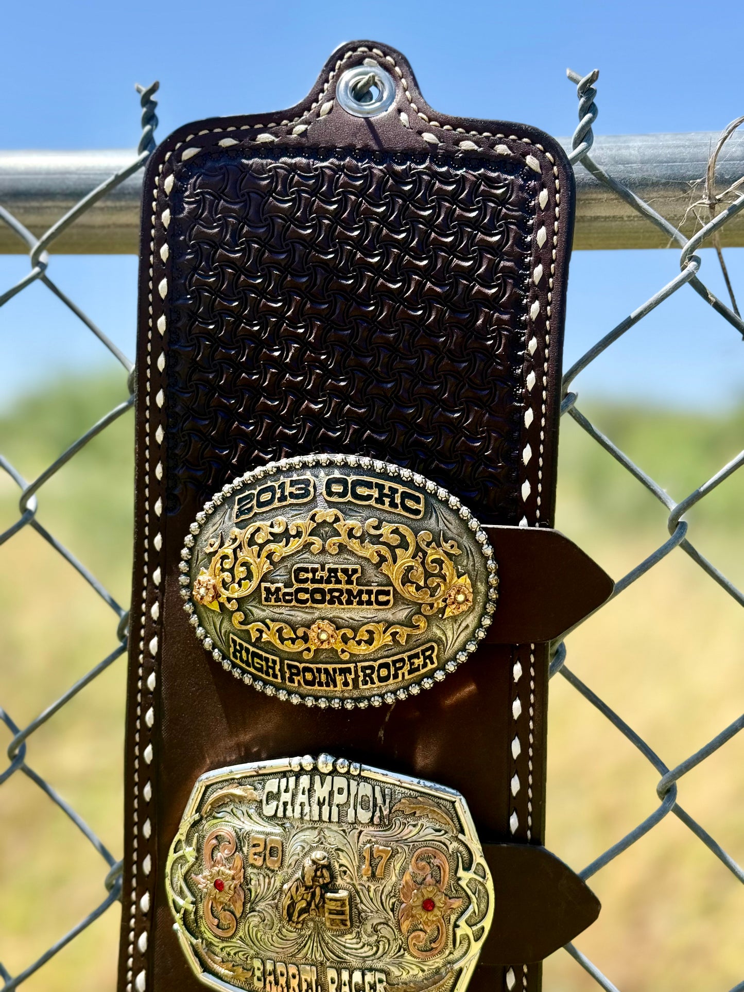 Trophy Buckle Holder | Windmill Chocolate