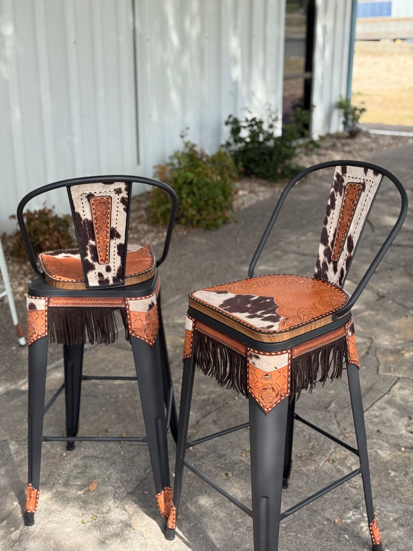 (STOCK) SET OF 2 30" BLACK SWIVEL BAR STOOL WITH COW SUEDE FRINGE