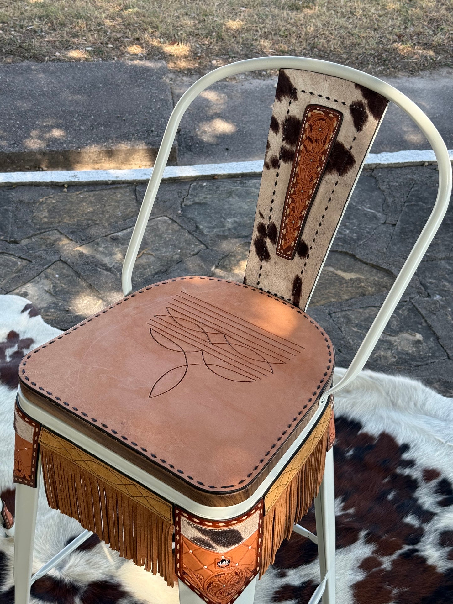 (STOCK) SET OF 2 30" WHITE SWIVEL BAR STOOL WITH GOLDEN COWBOY STITCH & FRINGE