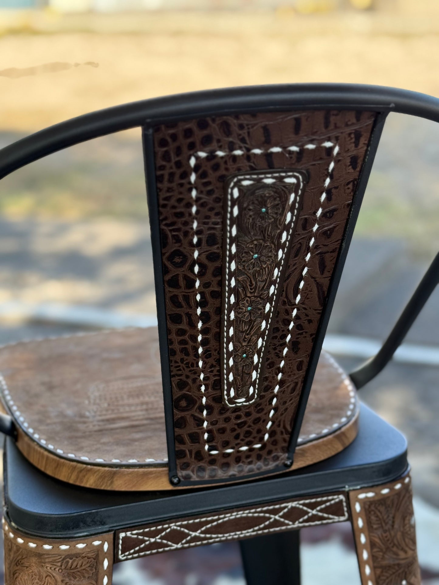 (STOCK) SET OF 2 30" BLACK SWIVEL BAR STOOL WITH CHOCOLATE COWBOY STITCH