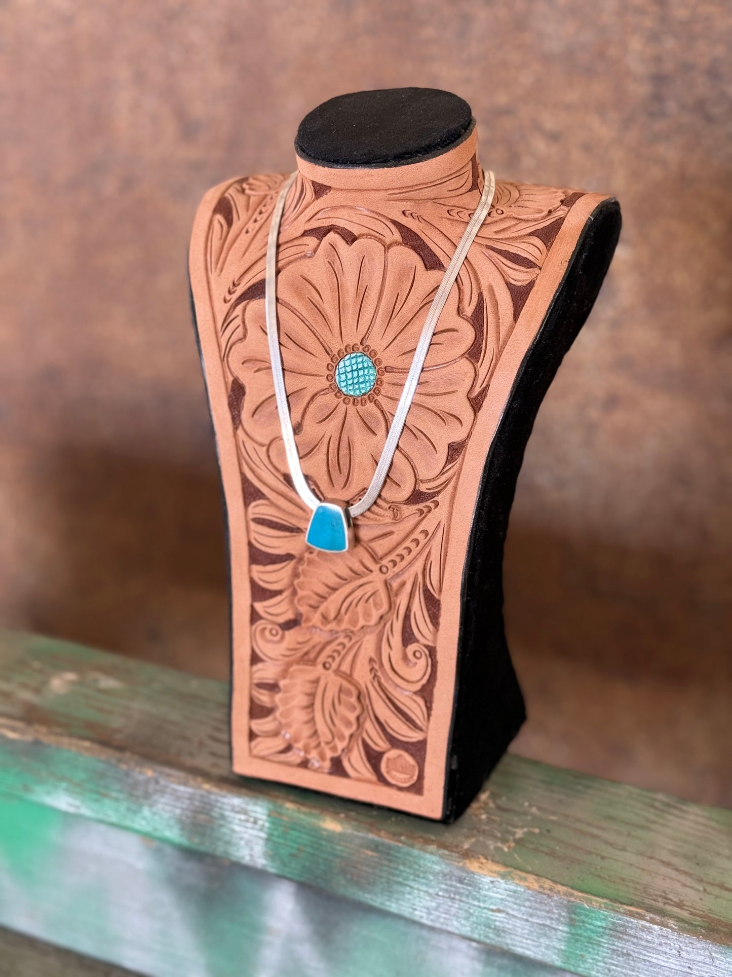 NECKLACE STAND - R/O EL PINTO