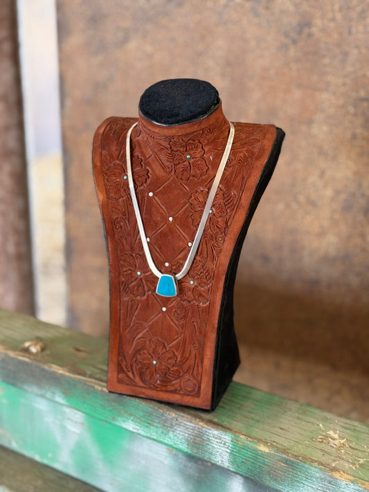 Necklace Display | Cinnamon