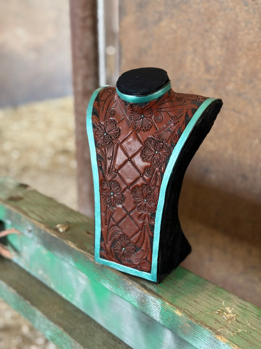 Necklace Stand | El Pinto