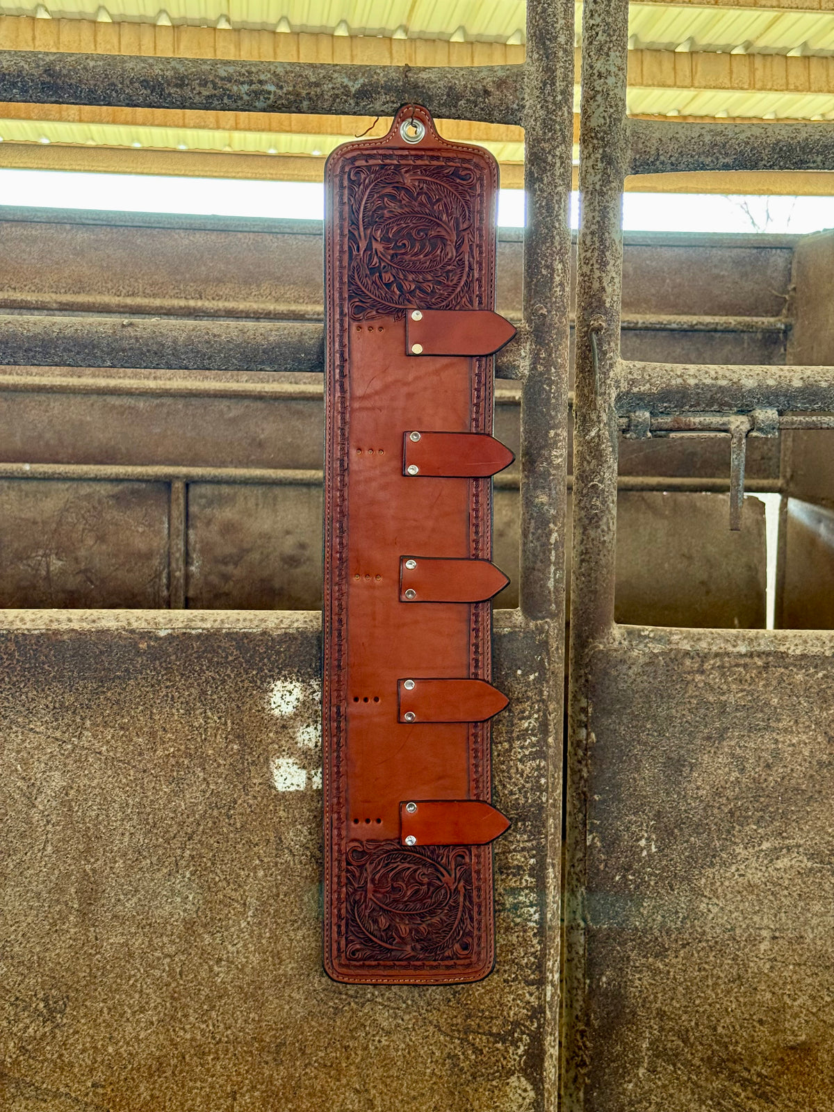 Buckle Holder | Cowboy Feather Toast