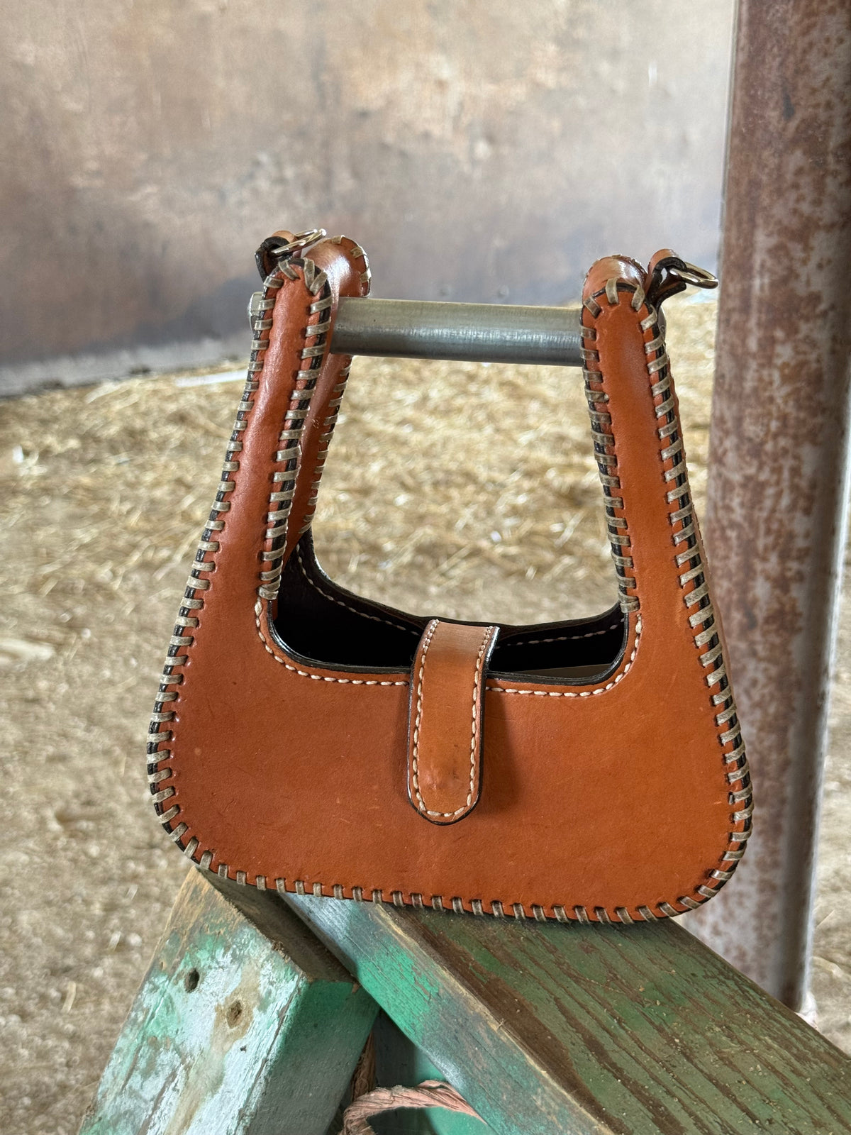 The Stirrup Purse | Golden