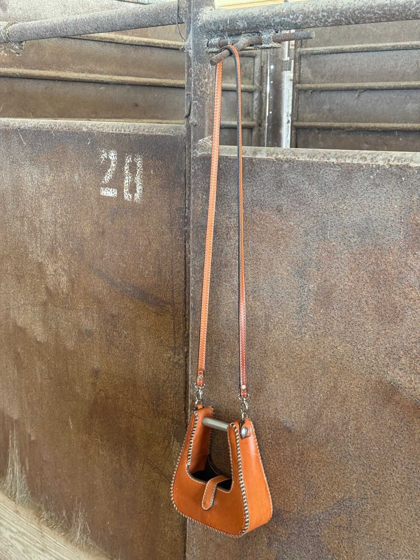 The Stirrup Purse | Golden
