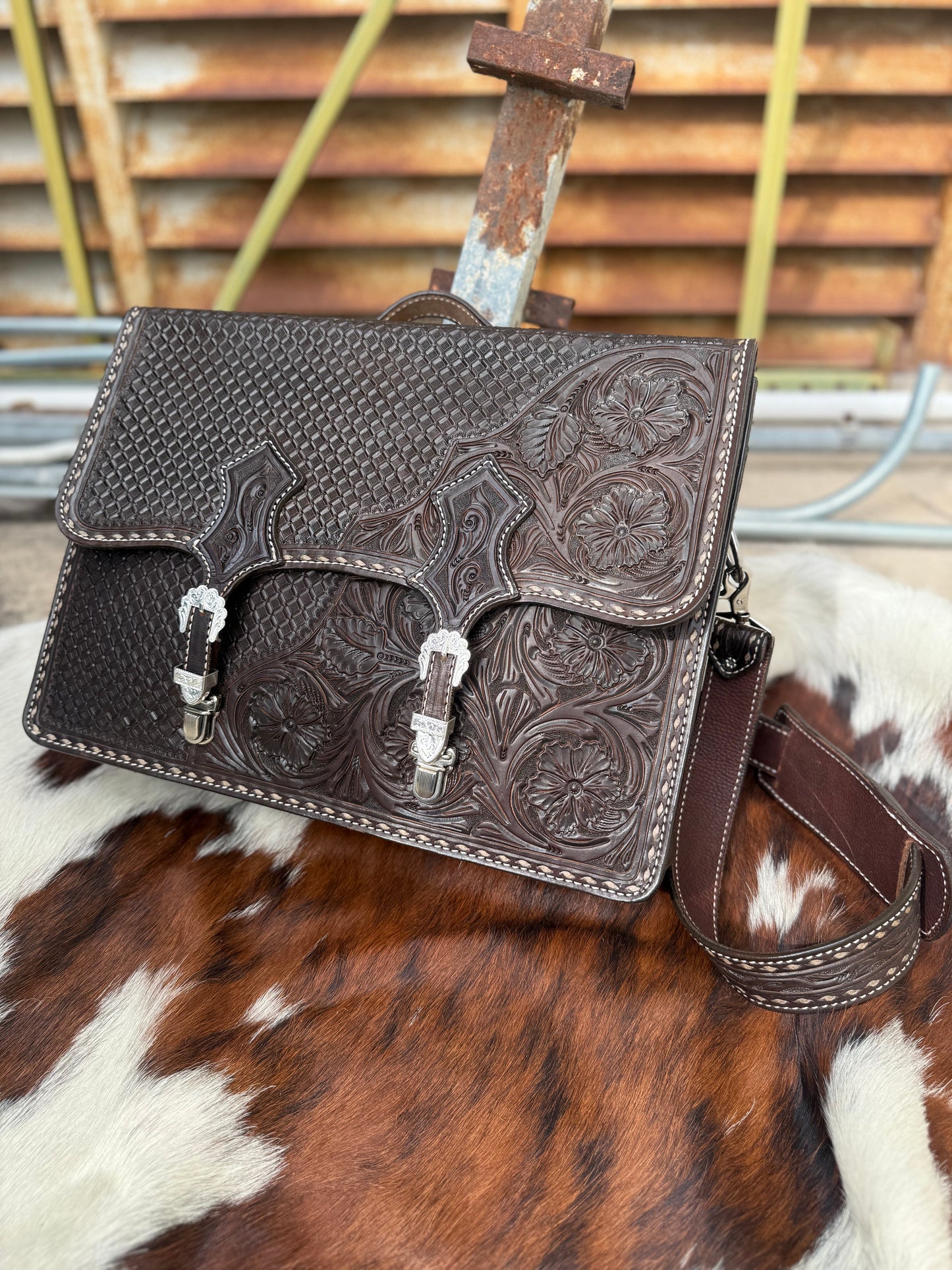 Cowboy Carryall- Chocolate Combo Tooled