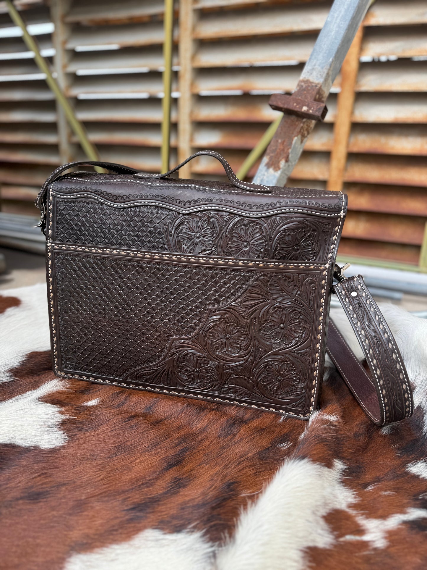 Cowboy Carryall- Chocolate Combo Tooled