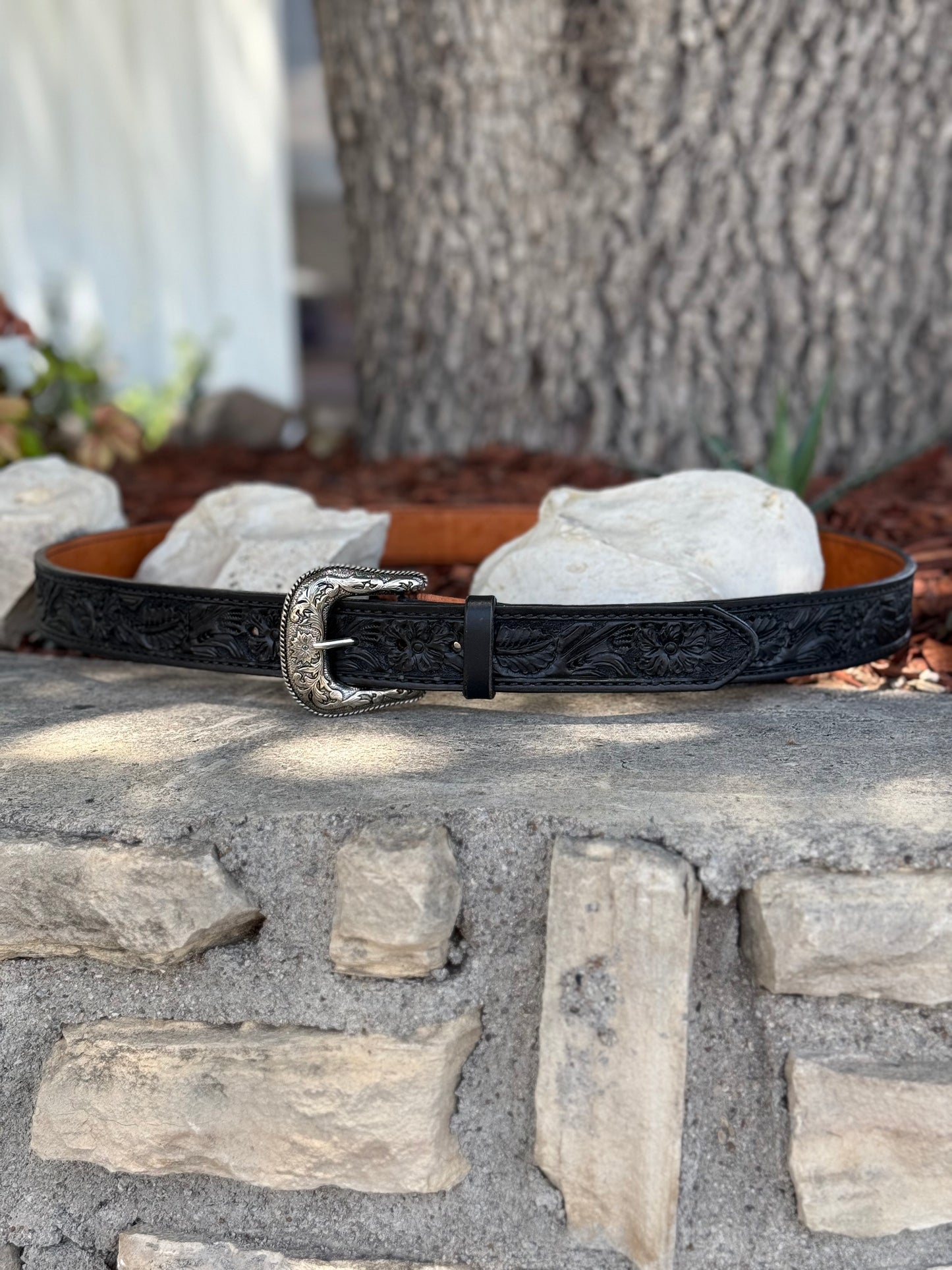 1.5" Straight Floral Tooled Black Belt